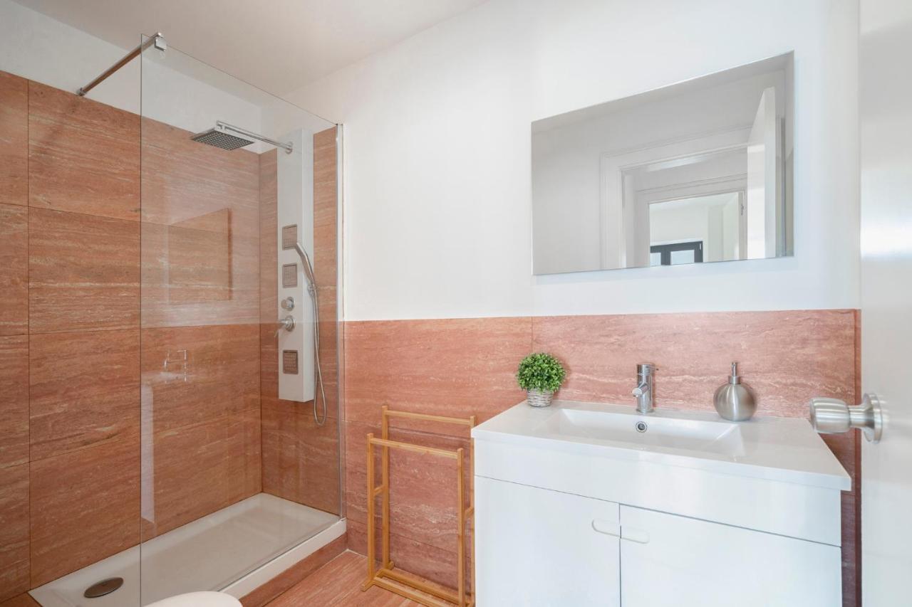 Warm And Cozy Parquet Flooring Apartment In Алмада Екстериор снимка
