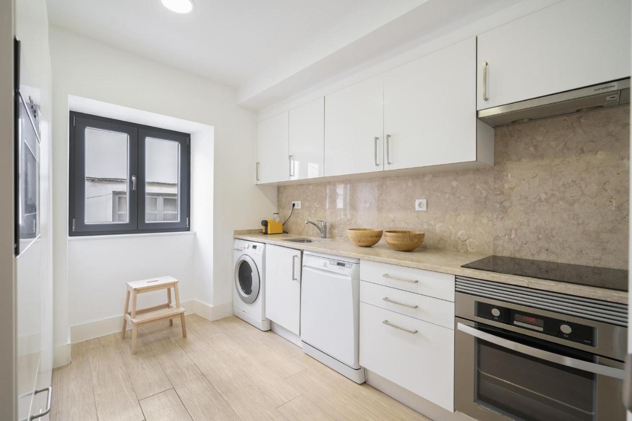 Warm And Cozy Parquet Flooring Apartment In Алмада Екстериор снимка