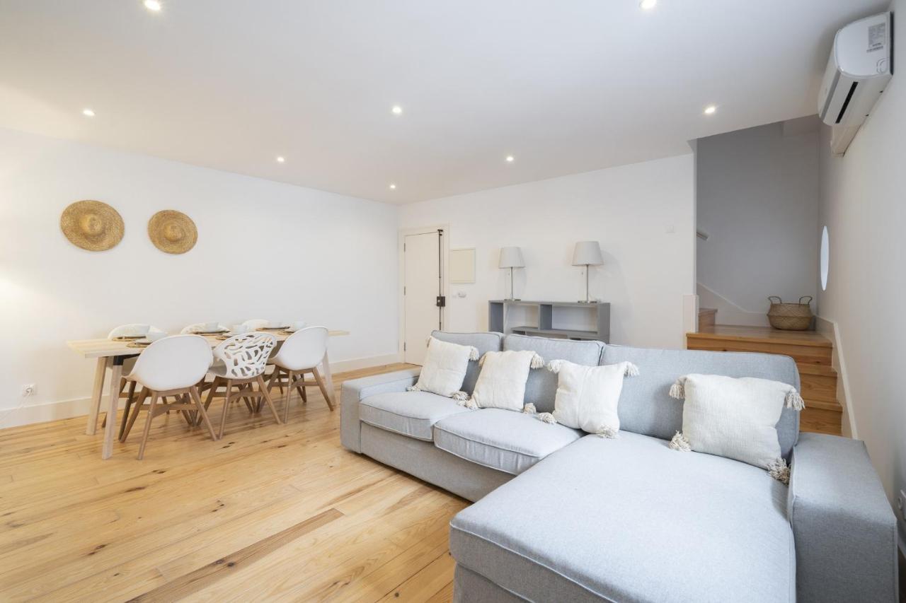 Warm And Cozy Parquet Flooring Apartment In Алмада Екстериор снимка